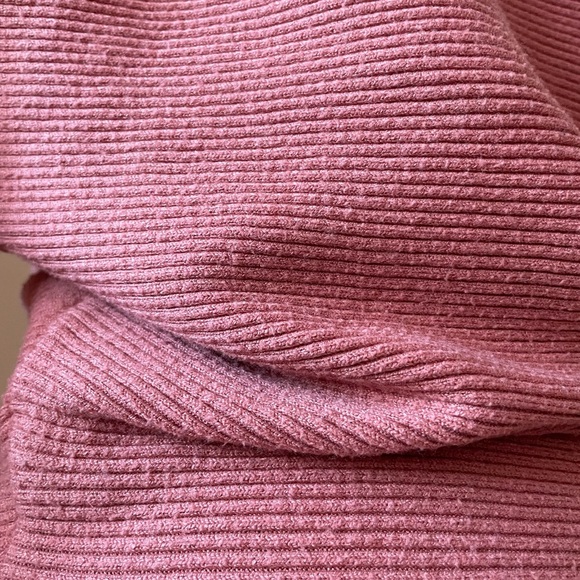 Soft Slouchy salmon pink Primark Sweater with scoop neckline in size small - Picture 3 of 6